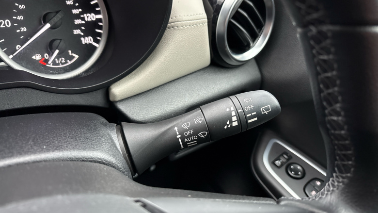 Nissan Micra 1.0 IG-T 92 Tekna 5dr Petrol Hatchback